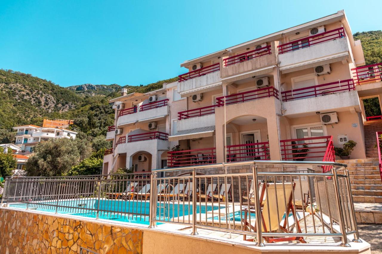 Villa Savovic Petrovac エクステリア 写真
