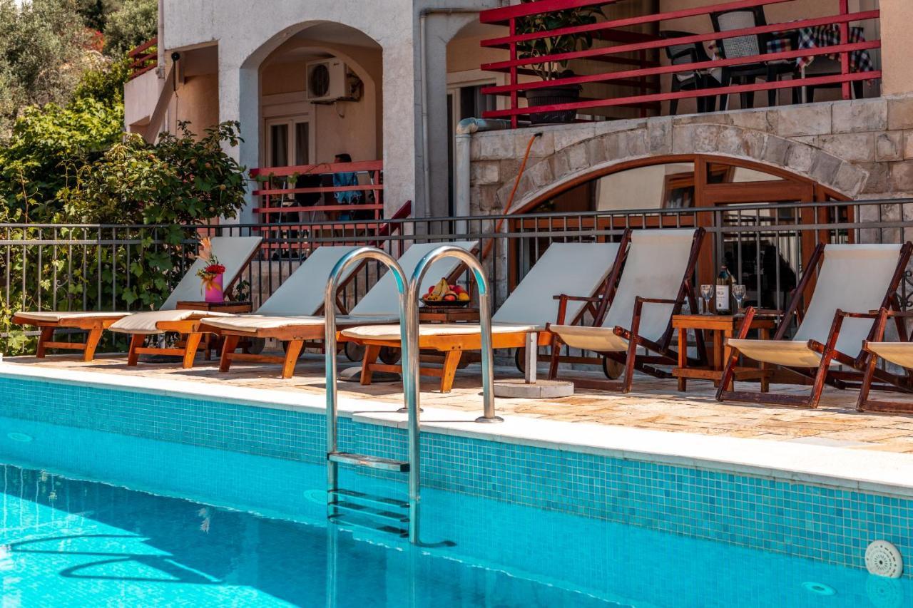 Villa Savovic Petrovac エクステリア 写真